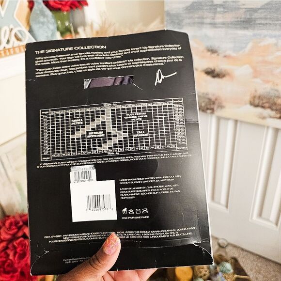 Donna Karan Hosiery The Signiture Collection Petite Small Off Black Pantyhose. - Picture 2 of 9